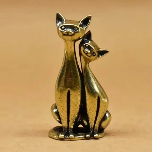 Cats - Picture 5 of 5